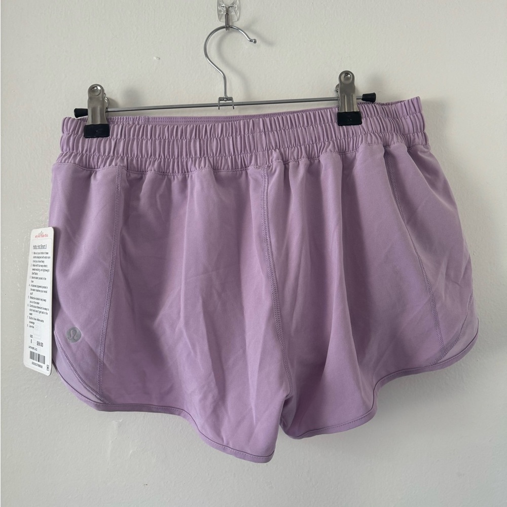 NWT Lululemon Hotty Hot Short II 2.5" in Lilac Quartz - Picture 7 of 10